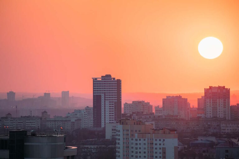 Canicule juin 2026 : pourquoi l&rsquo;isolation devient une urgence sanitaire