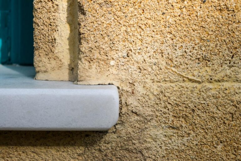ITE sous bardage ventilé : les pièges à éviter quand vous comparez les devis